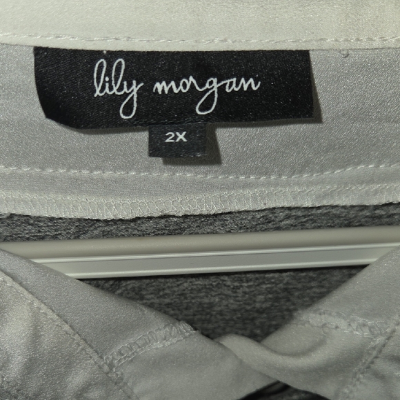 Lily Morgan Women's 2X Gray and White Tunic Top - Picture 2 of 4